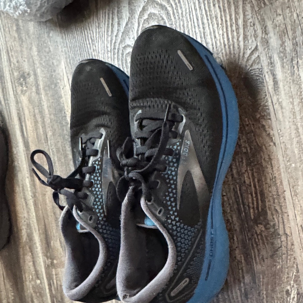 Brooks Men's Black and Blue Running Shoes